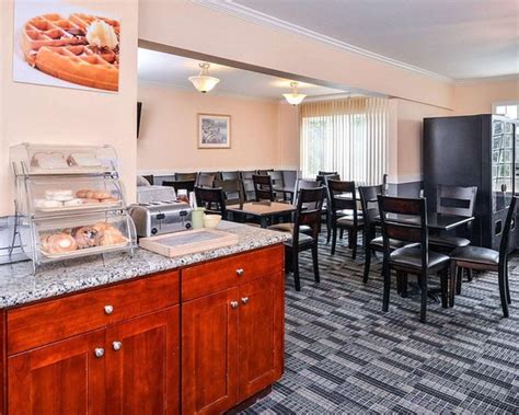 The ups store in kent, wa is here to help individuals and small businesses by offering a wide range of products and services. Quality Inn Kent - UPDATED 2018 Prices & Hotel Reviews (WA ...