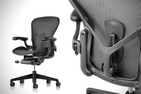 Although the form and look of the chair has remained familiar, the science of sitting, the way people work and new technologies have transformed throughout the years. Herman Miller Aeron Review - UltimateGameChair