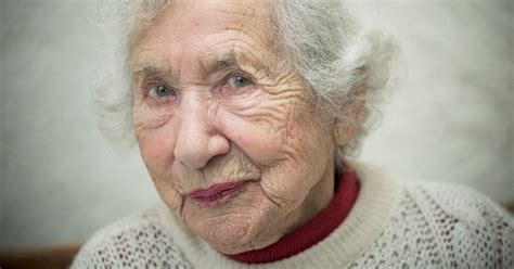 Jewish Woman 98 Relives Her Daring Secret Life Infiltrating Nazi