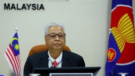 Born 18 january 1960) is a malaysian politician who served as the 13th deputy prime minister from july 2021 to august 2021, minister of defence in the perikatan nasional (pn) administration under former prime minister muhyiddin yassin from march 2020 to august 2021 and member of parliament (mp) for bera since. Ismail Sabri dilantik TPM, Hishammuddin jadi menteri kanan ...