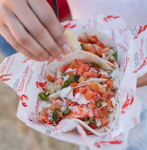 Since 2012, we have worked hard to bring the freshest maine seafood to hungry patrons throughout the u.s. Cousins Maine Lobster | New York Food Trucks | Lobster ...