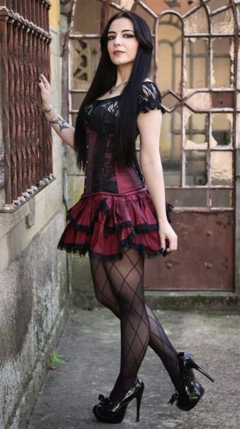 Pin By Gabriel Pérez On Gothics Girls Gothic Outfits Goth Beauty