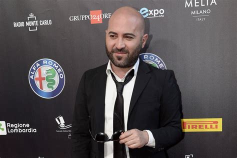 Giuliano sangiorgi partecipa alla notte della taranta 2007 cantando kalinifta e lu rusciu te lu il testo della canzone di giuliano sangiorgi dei negramaro: Chi è Giuliano Sangiorgi, il cantante dei Negramaro: vita ...