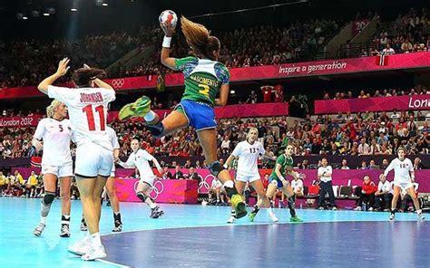 Women's team handball became an olympic sport in 1976. How to Learn Basic Rules of Handball Game - Massify Trendy ...