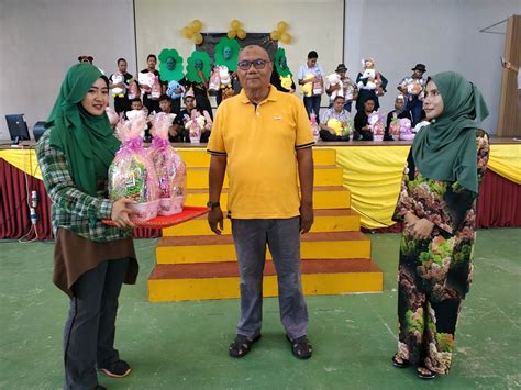 'ara mengurus#an <b>pusat pdk serta memberi panduan se%ara menyeuru<b> daam pea#sanaan pr$gram pdk. PEMULIHAN DALAM KOMUNITI NEGERI PERLIS: PERTANDINGAN BAKAT ...