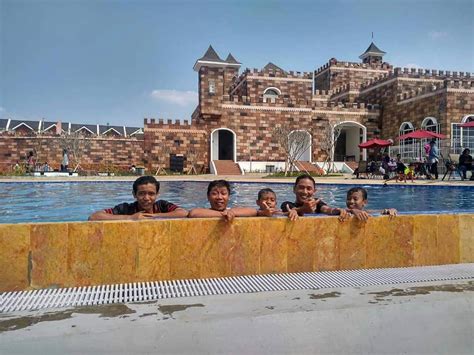 Airnya yang bersih dan alami serta pemandangan rindang di sekelilingnya dijamin ampuh dalam membantumu. Tiket Masuk Pemandian Cerme Malang : G Zosf0z2 Bubm ...