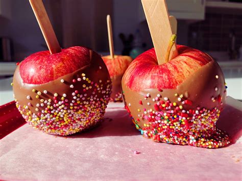 Chocolate Covered Apples Recipes Tips Wee Buns Cookery School