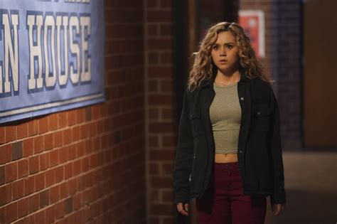 Stargirl S Brec Bassinger Says Everyone Will See Themselves In New Dc Series