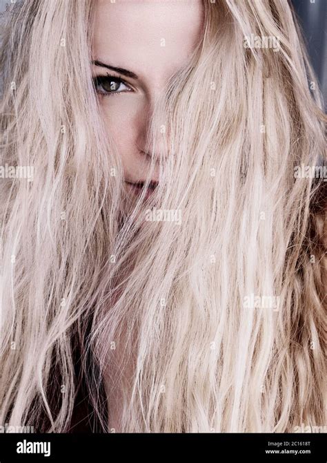 Platinum Blond Hi Res Stock Photography And Images Alamy