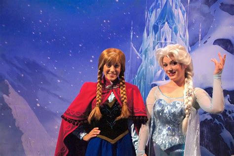 Video Anna And Elsa Weigh In On Frozen Return To Epcot Replacing