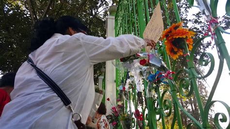 The cause of legendary singer juan gabriel's untimely death has finally been determined by the la it has been determined on august 29, one day after his death, that juan gabriel died due to a. First Day of Juan Gabriel Death - YouTube