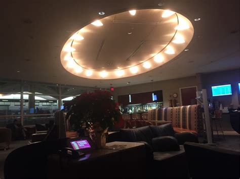 Dca American Airlines Admirals Club Reviews And Photos Terminal B