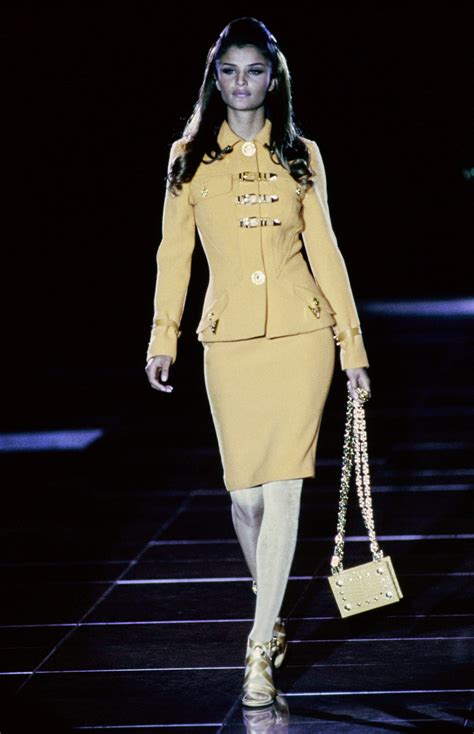 Versace Fall 1992 Ready To Wear Collection Vogue Versace 90s Versace