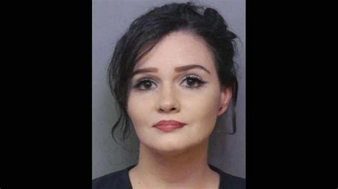 Arrestaron A Una Stripper Que Amenazó En Redes Sociales Con Realizar Un Tiroteo Infobae