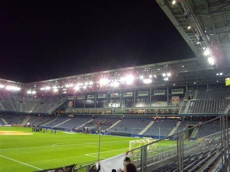 Die red bull arena fasst rund 30.000 zuschauerinnen und zuschauer. stadien: Salzburg Red Bull Arena (RB Salzburg-Juventus ...