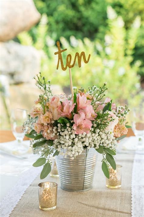 To make these table numbers, you need burlap canvases, wooden numbers and spray paint. 70 Easy Rustic Wedding Ideas That You Could Try in 2018 | Deer Pearl Flowers