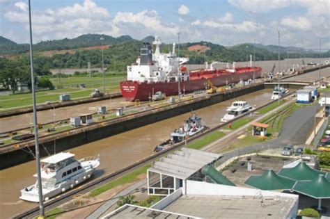 Miraflores Locks Photo