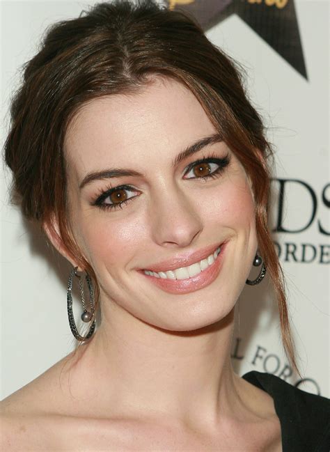 Anne Hathaway Photo 545 Of 2354 Pics Wallpaper Photo 213838 Theplace2