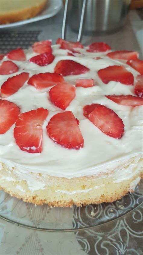 Come preparare la bagna per il pan di spagna e per le torte: Mimosa alle fragole veloce con pan di spagna furbo ⋆ ...