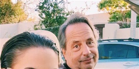 90210s Jessica Lowndes Says She Is Engaged To Jon Lovitz But Nobody
