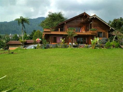 2240 x 1656 px software pendukung: Rumah Kayu Minimalis dengan Halaman Luas - Thegorbalsla