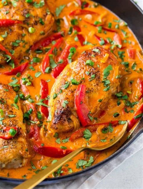 Creamy thai green curry chicken recipe is the perfect easy curry recipe for meal prep. Thai Chicken Curry with Coconut Milk | Easy One-Pan Recipe