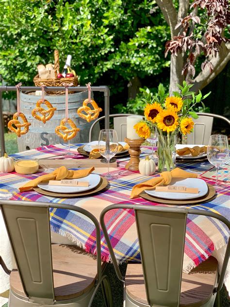 Fall Picnic Dining Pop Of Gold Fall Picnic Thanksgiving Table