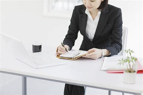 The magic formula to write cover letters quick and woo the. Quick Tips to Get Your Cover Letter Noticed | Cover letter ...
