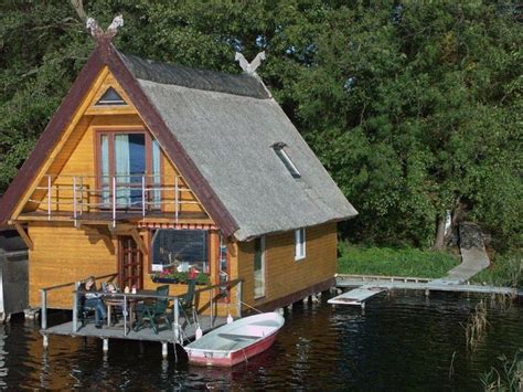 Haus mieten brandenburg befindet sich ein fast unbegrenzter bestand an häusern. Reetgedecktes Bootshaus am Mirower See - Bade- und ...