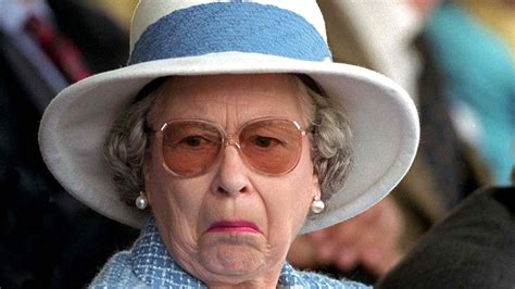 There's a major age gap between the oldest and youngest. Reicher als die Queen: Diese Sängerin hat mehr Geld auf ...