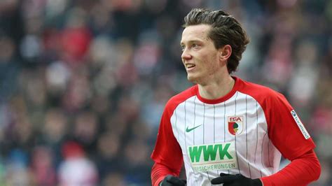 Michael gregoritsch was born on 18 april 1994 in graz and plays for fc augsburg. Michael Gregoritsch vom FC Augsburg: Star in Zahlen vor ...