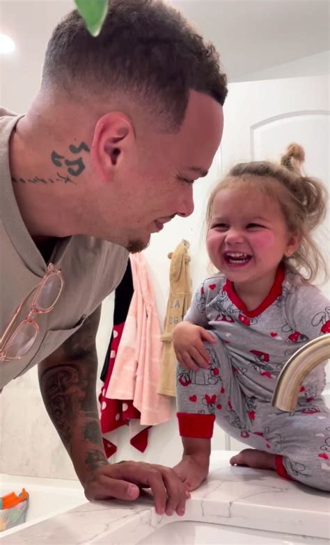 Kane Browns Daughter Kingsley Cant Stop Giggling In Sweet Video