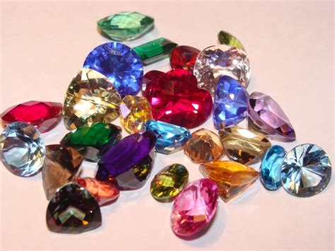 10 Carats Of Faceted Gemstones