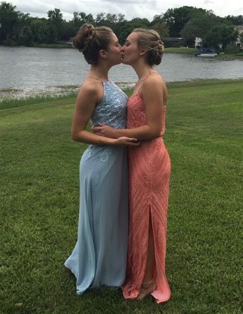 Pin By Sparia Costanza On Cute Couples Lesbian Bride Cute Lesbian