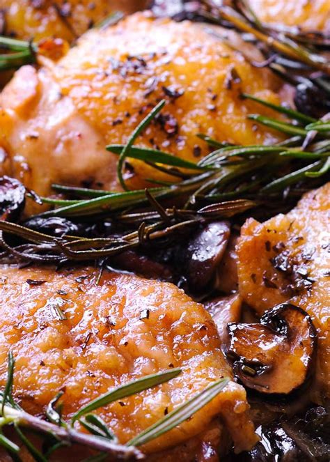 Low carb greek seasoned chicken thighs make a delicious and healthy one pot meal. Garlic Rosemary Chicken Thighs (With images) | Rosemary ...