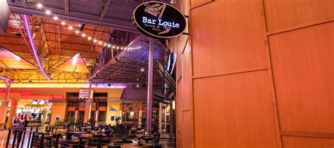 Bar Louie Auburn Hills Great Lakes Crossing Outlets