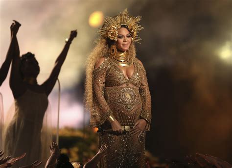 Beyonce Pregnant With Twins Out Of Coachella Will Perform In 2018