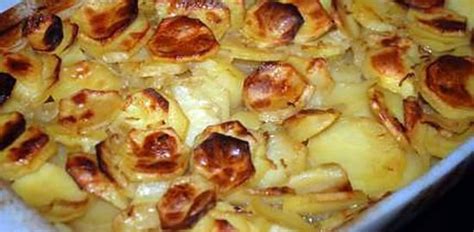 La meilleure recette de Pommes de terre boulangères Lessayer cest l