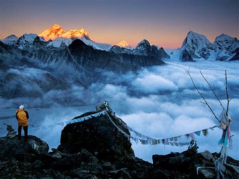 Traveler Guide Mount Everest