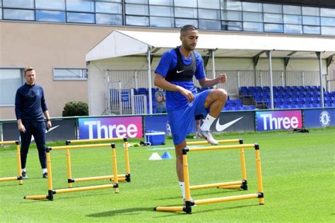 Your one stop shop for finding and sharing a variety of amazing, thought provoking, and stunning wallpapers for your. Hakim Ziyech takes part in first training session with new ...