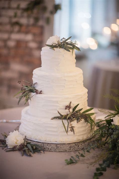 Stylish Modern Protea Filled Wedding Weddingchicks Elegant Cakes