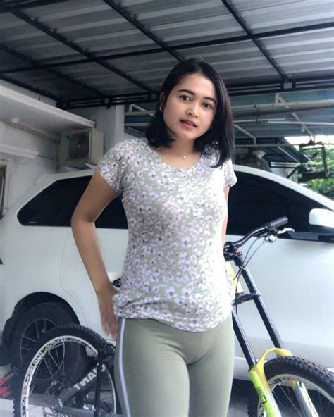 Presti Hastuti On Instagram Siapa Yg Suka Gagal Fokus Sm Sepeda Lki