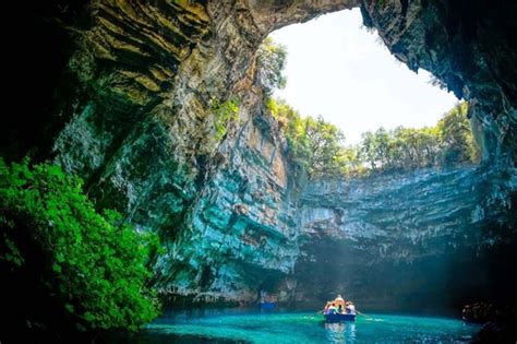 Top 7 Amazing Caves To Visit In Vietnam