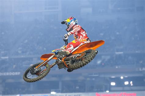 Ryan dungey doesn't need to win but clearly he wants to. The most dominant and successful AMA super cross racers