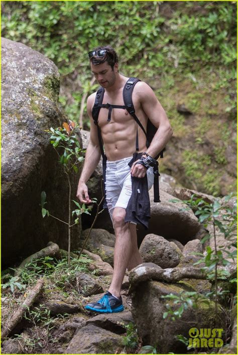 The Bold And The Beautifuls Pierson Fode Shows His Ripped Shirtless