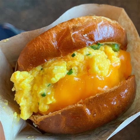 Feb 26, 2021 · fairfax breakfast sandwich (eggslut copycat) loaded with caramelized onions, melted cheese, and creamy scrambled eggs all wrapped together in buttery brioche buns, this breakfast sandwich the ultimate way to elevate your morning. @eggslut on Instagram: "💥💥💥 Grab a Fairfax 🥚🧀 cage-free ...