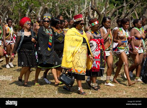 Maidens And Married Women At The Zulu Reed Dance At Enyokeni Palace