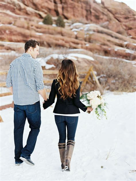 25 Snowy Engagement Photos To Inspire Your Own Winter Engagement
