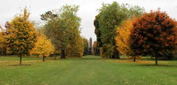 Autumn Colours, Kew Gardens, London © Christine Matthews :: Geograph
