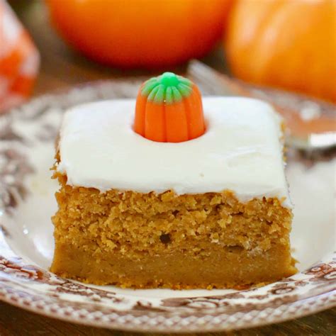 'tis the season for festive christmas desserts. libby's pumpkin pie cake